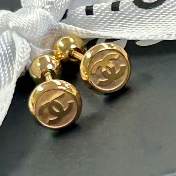 Dainty Genuine 18k Gold Plated Minimalist Earrings Chanel GOLD CC Logo Luxury - Picture 5 of 7